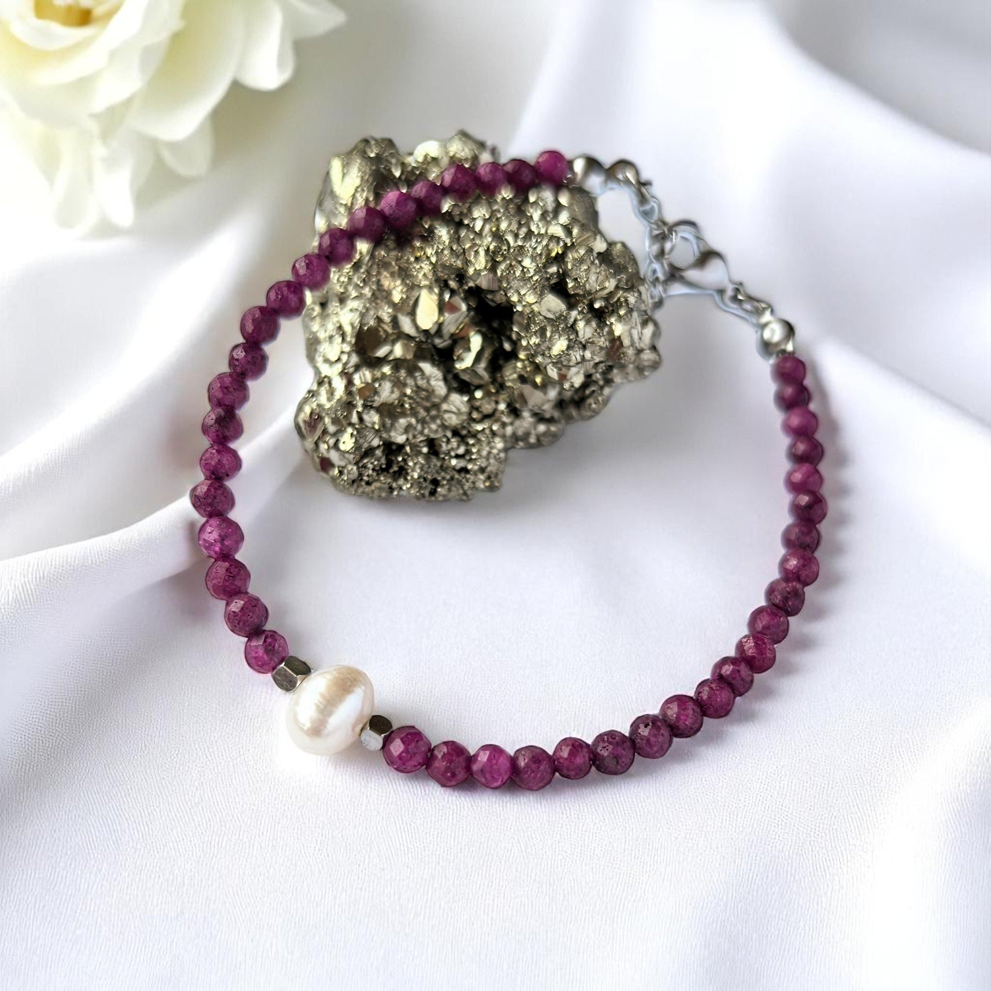 Гривна от Червен Рубин за Събуждане на вътрешната Богиня