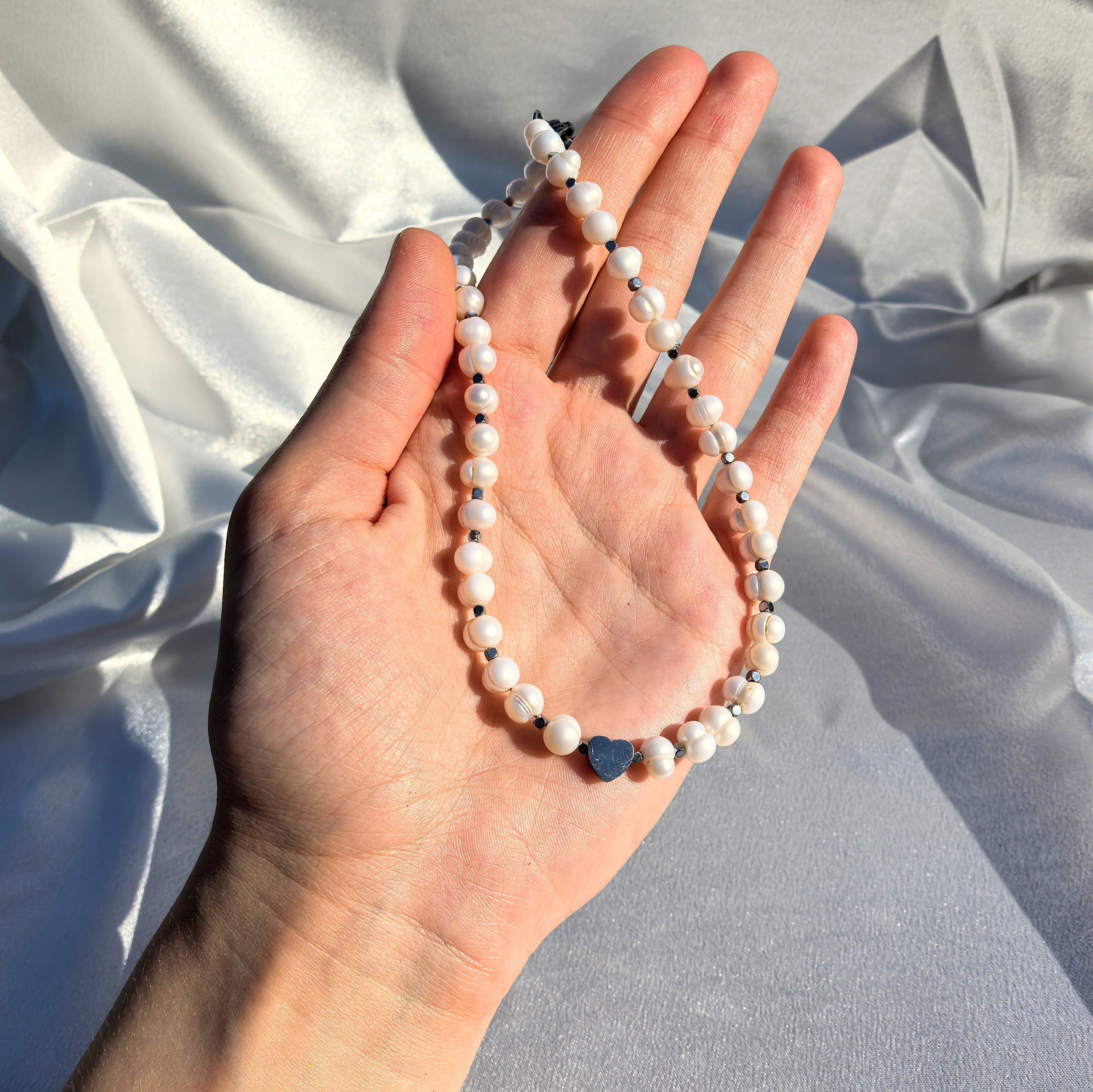 Колие от Естествени Речни Перли и Хематит