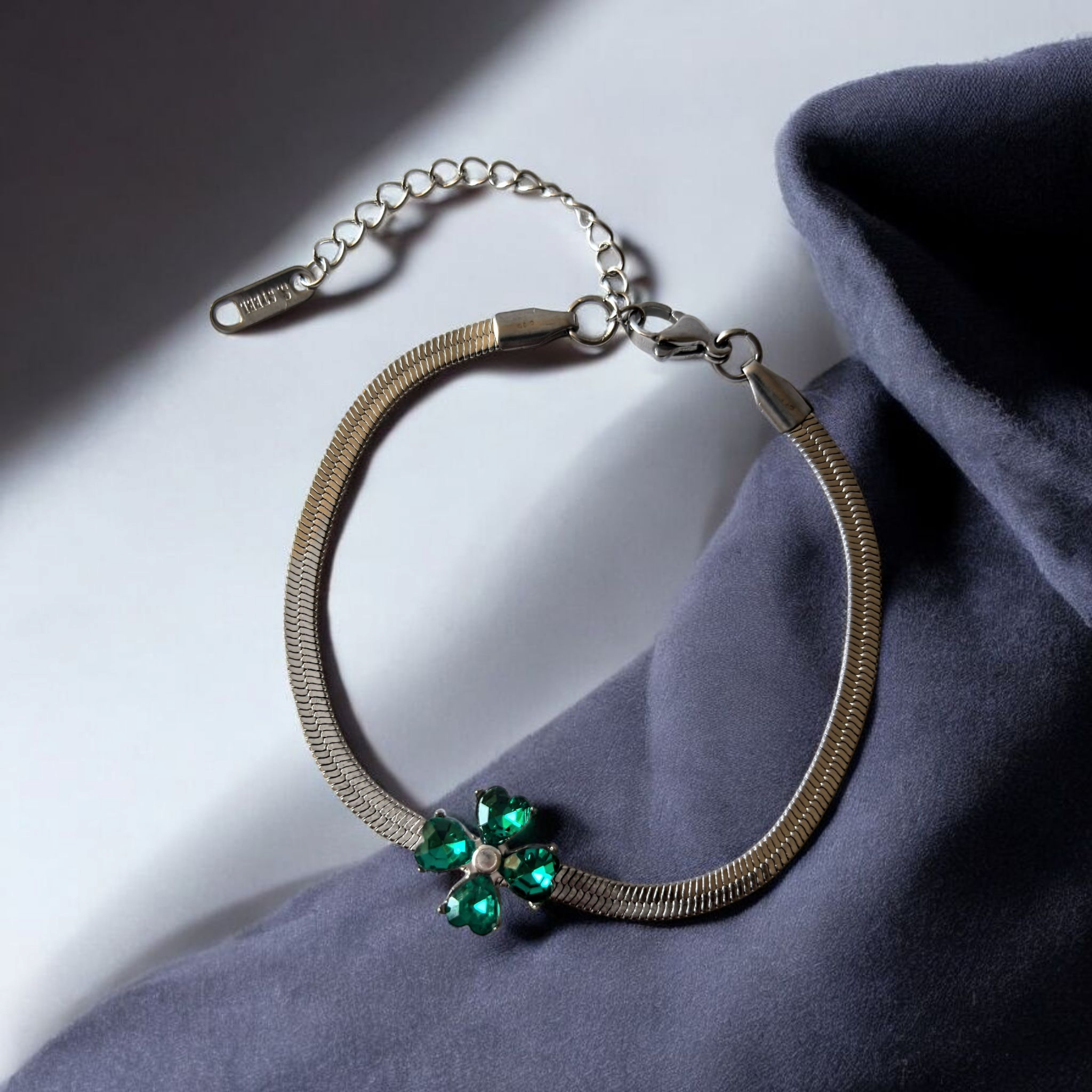 Гривна "Ayra" от Неръждаема Стомана