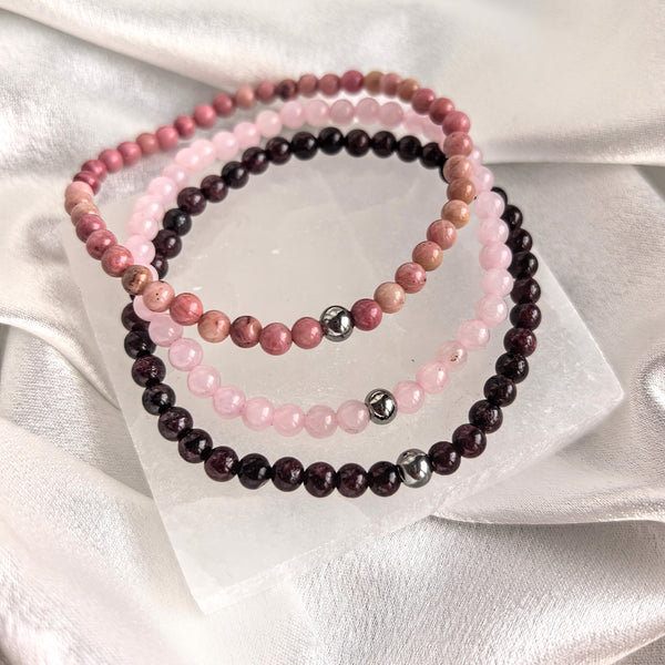 Мини гривни за Женска Сила от Розов Кварц, Родонит и Гранат