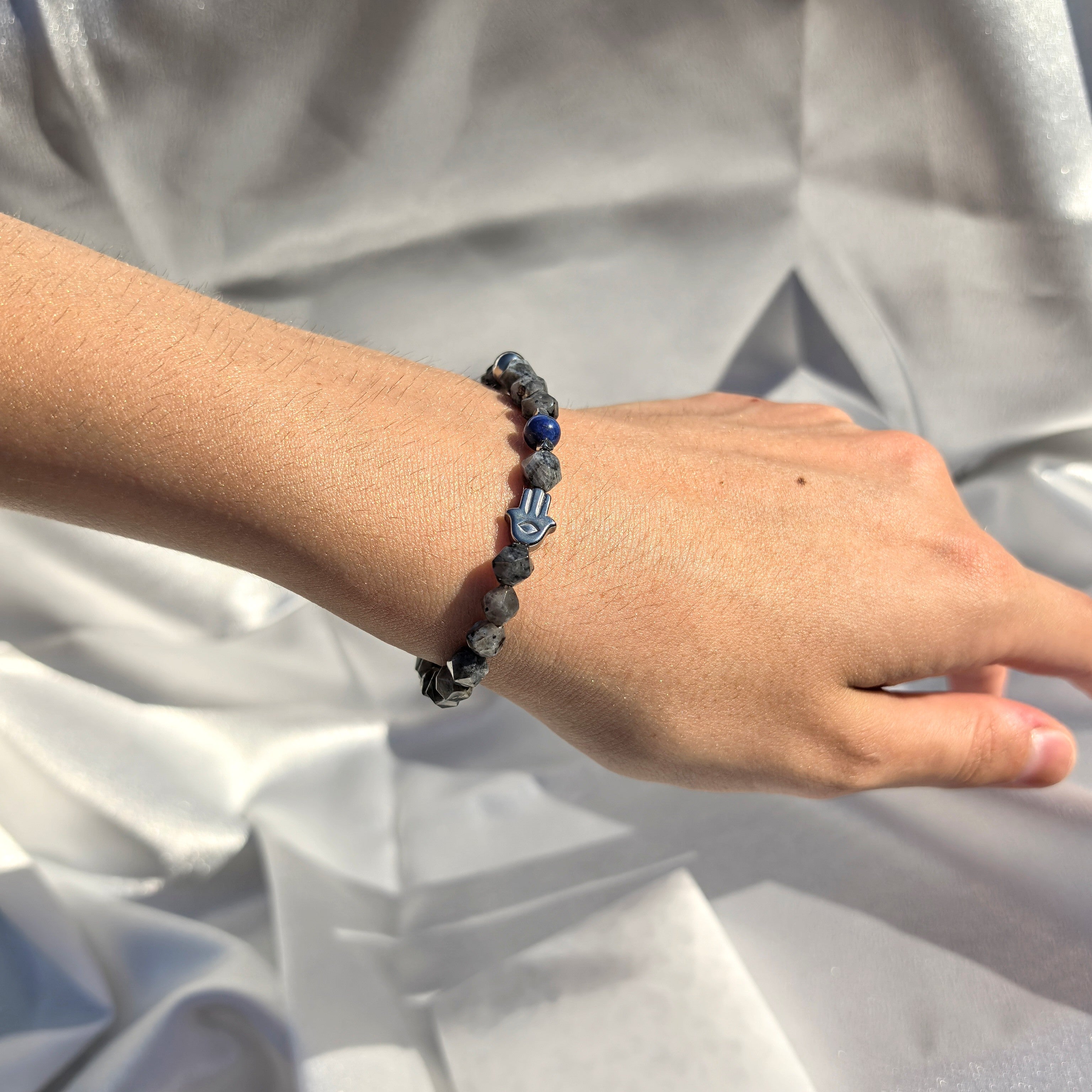 Гривна Хамса от Лабрадорит и Лапис Лазули