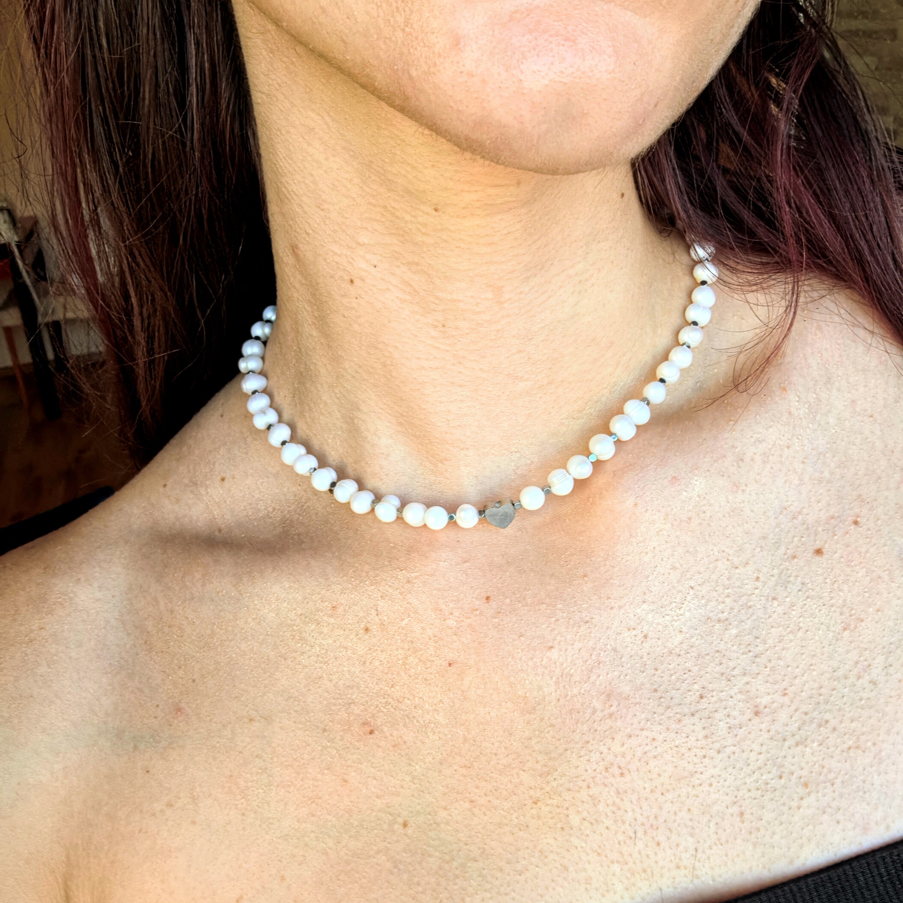 Колие от Естествени Речни Перли и Хематит