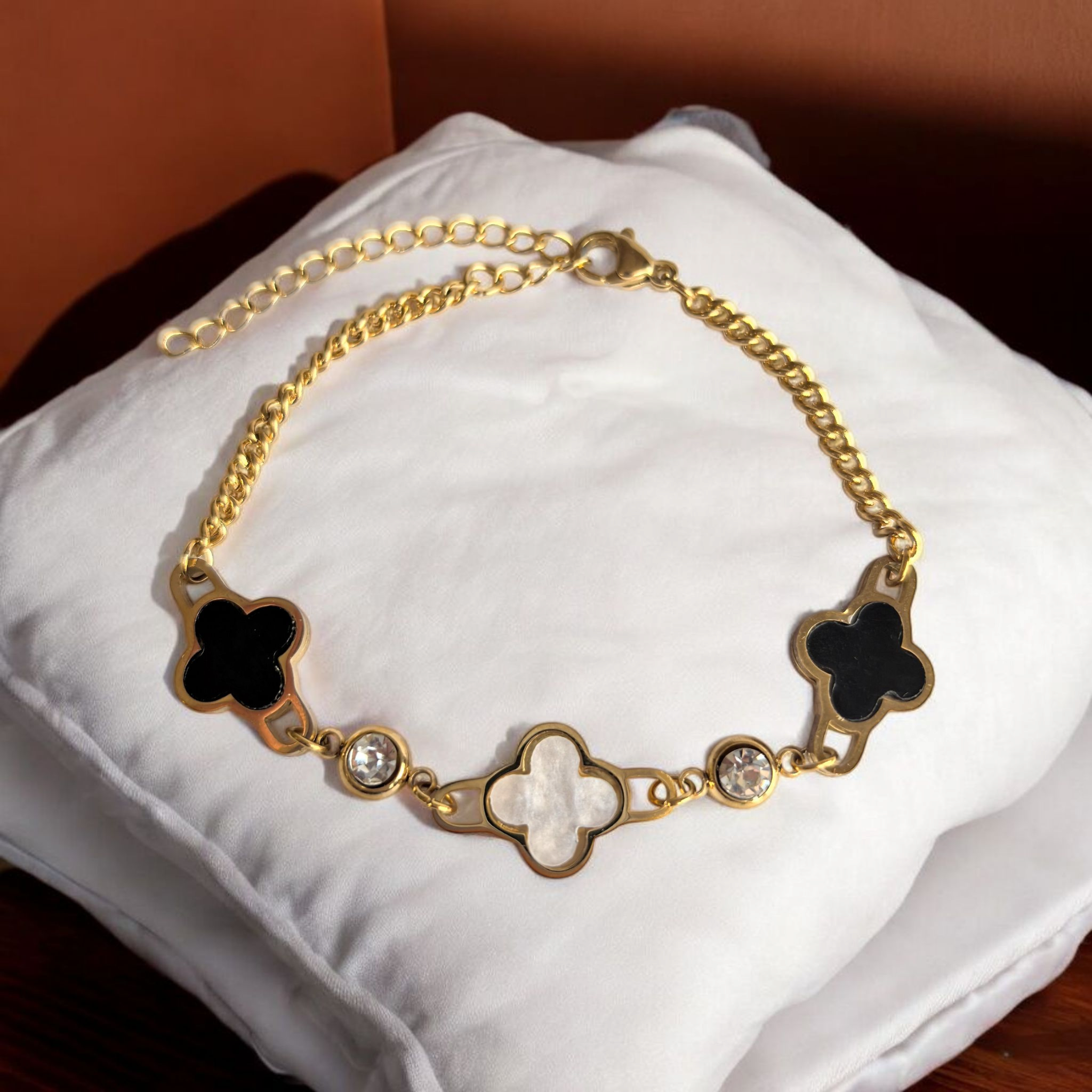 Гривна "Amaia GOLD" от Неръждаема Стомана