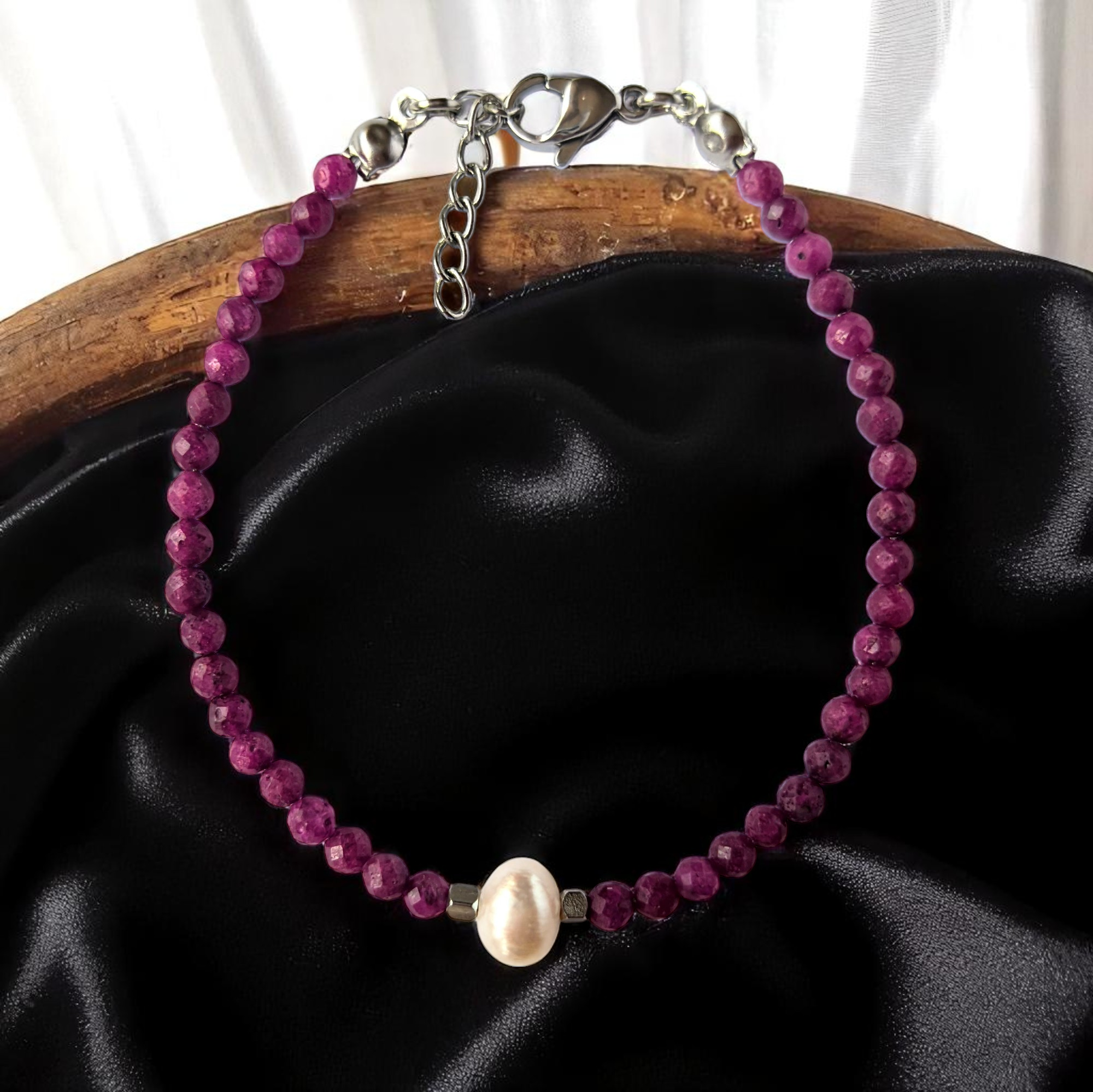 Гривна от Червен Рубин за Събуждане на вътрешната Богиня