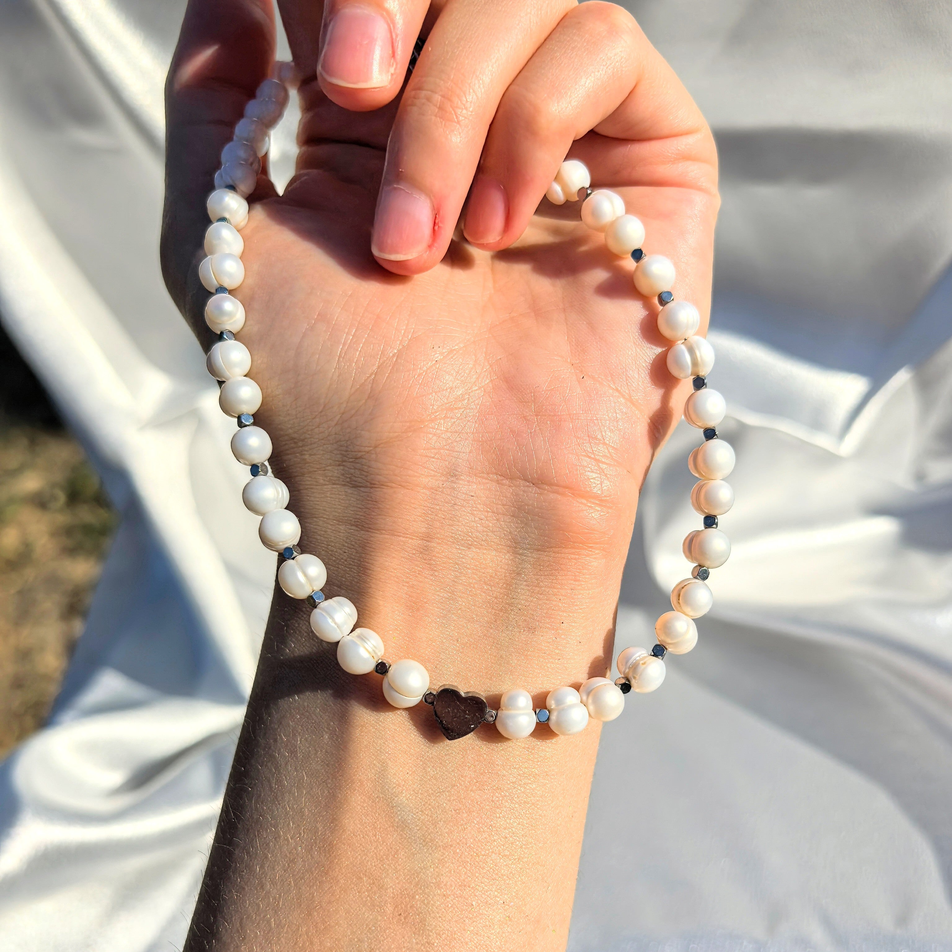 Колие от Естествени Речни Перли и Хематит