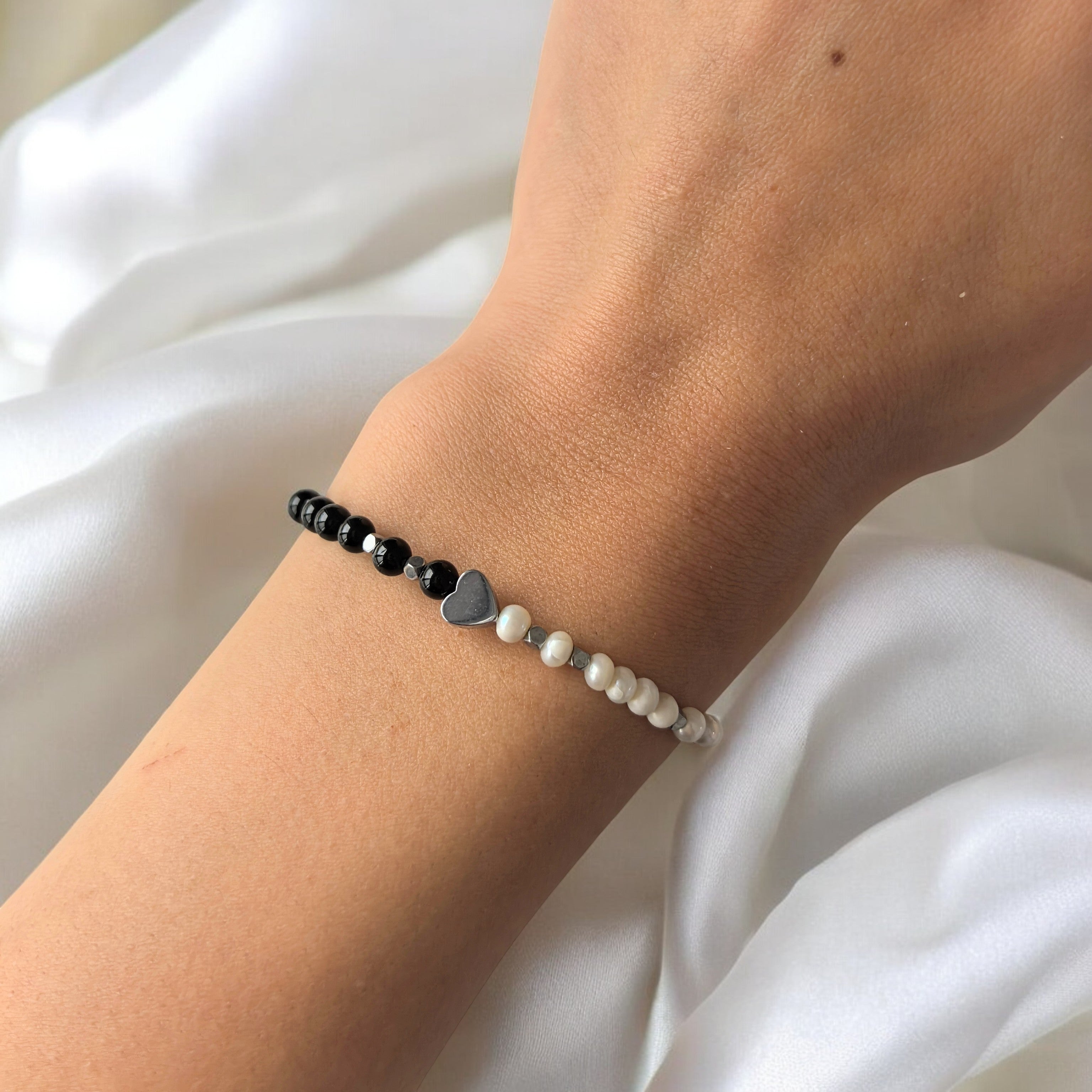 Гривна от Черен Турмалин, Хематит и Речни Перли