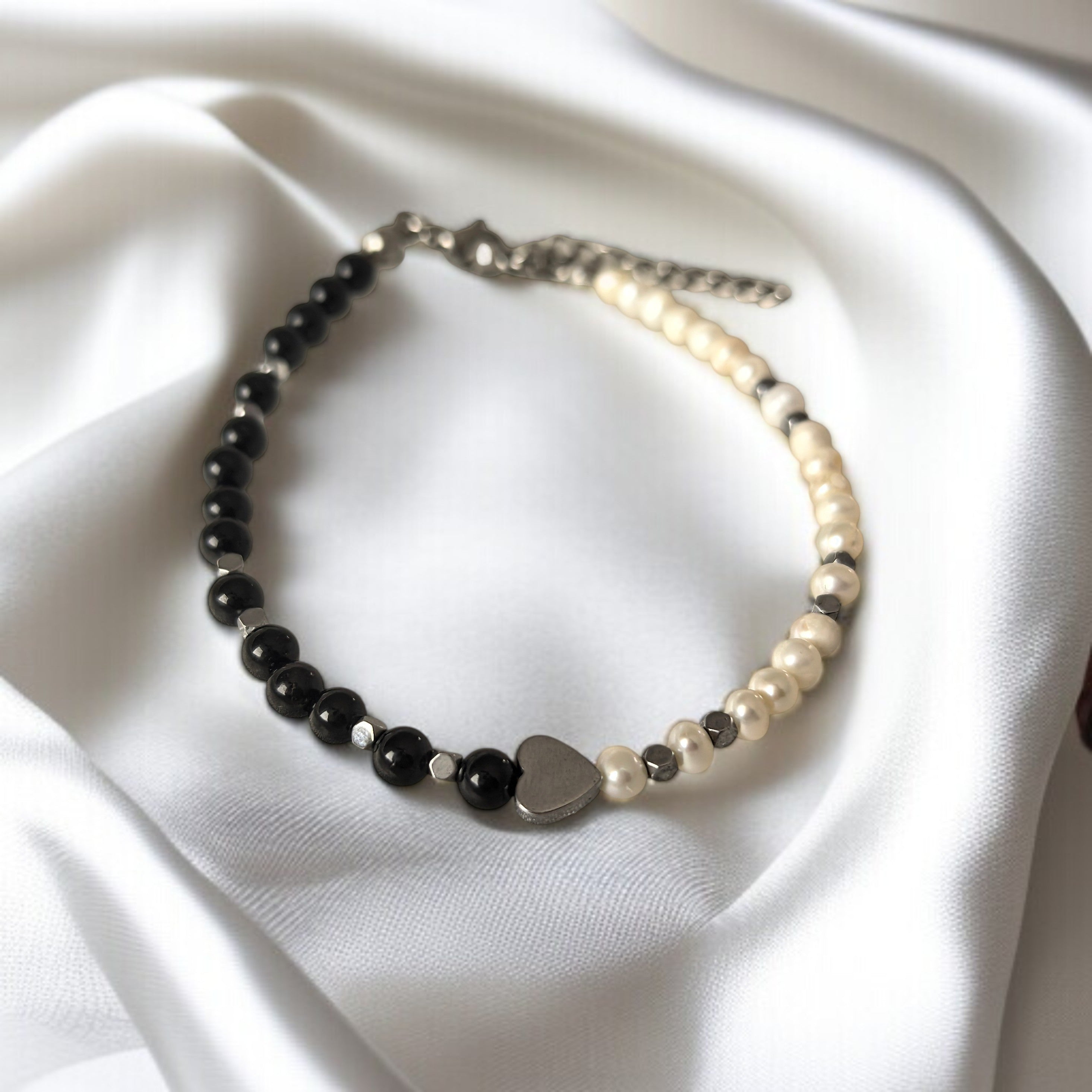 Гривна от Черен Турмалин, Хематит и Речни Перли