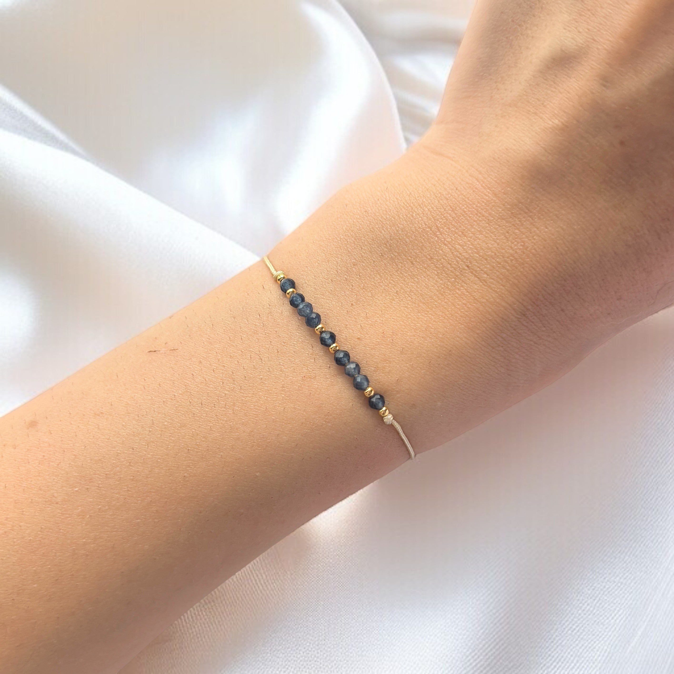 Гривна за Зодия Дева със Сапфир