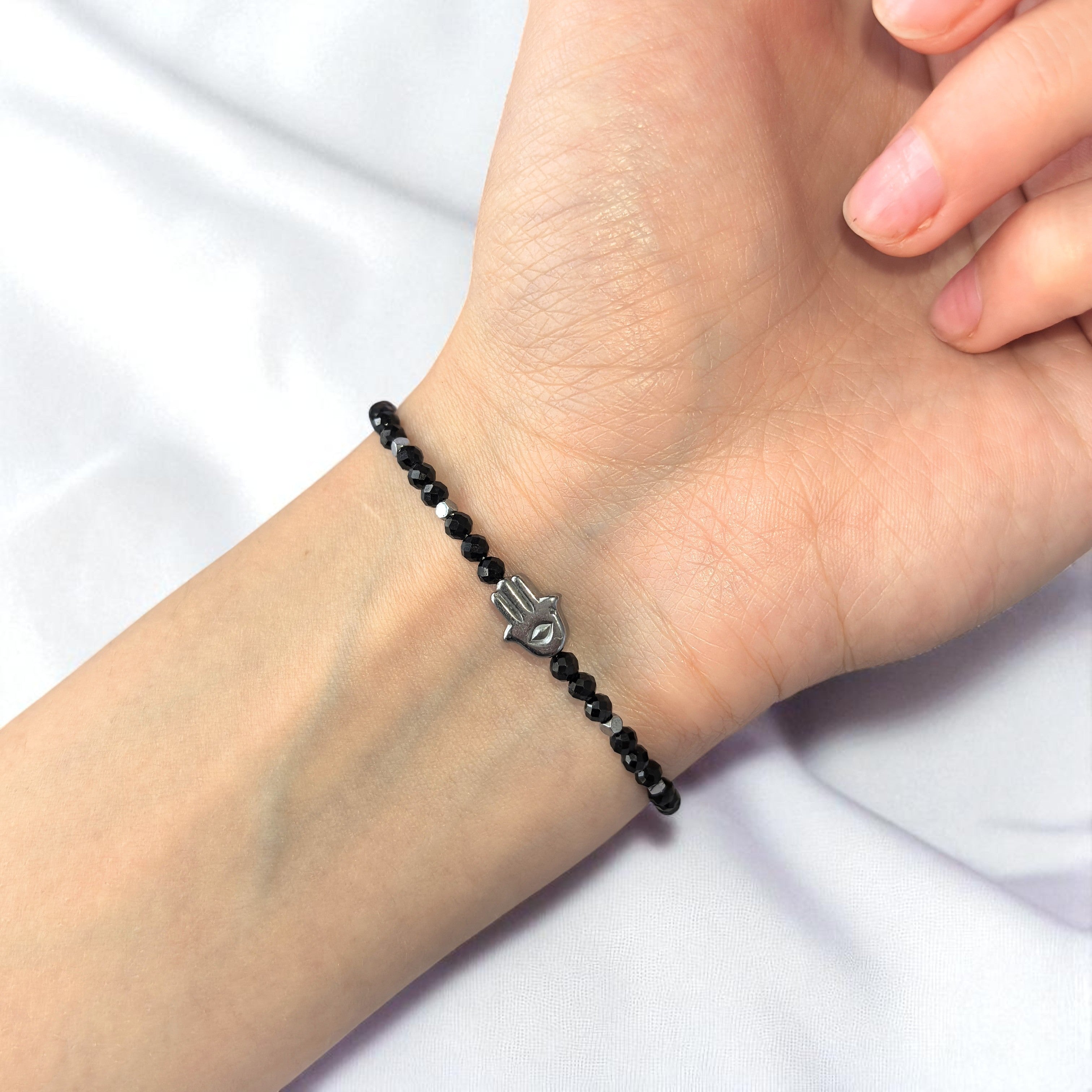 Гривна от Черен Турмалин, Хематит и Ръката на Фатима